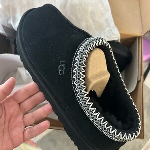 UGG Tasman II women’s size 8 black
